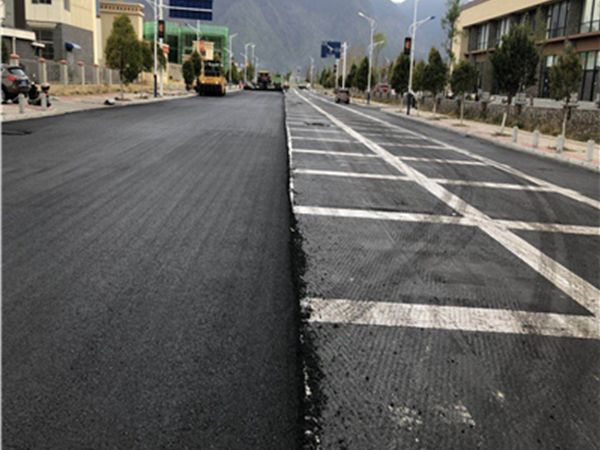 临平半刚性基层道路施工